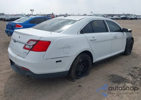 2015 Ford Police Interceptor z USA, uszkodzony, nr VIN 1FAHP2MK4FG175749